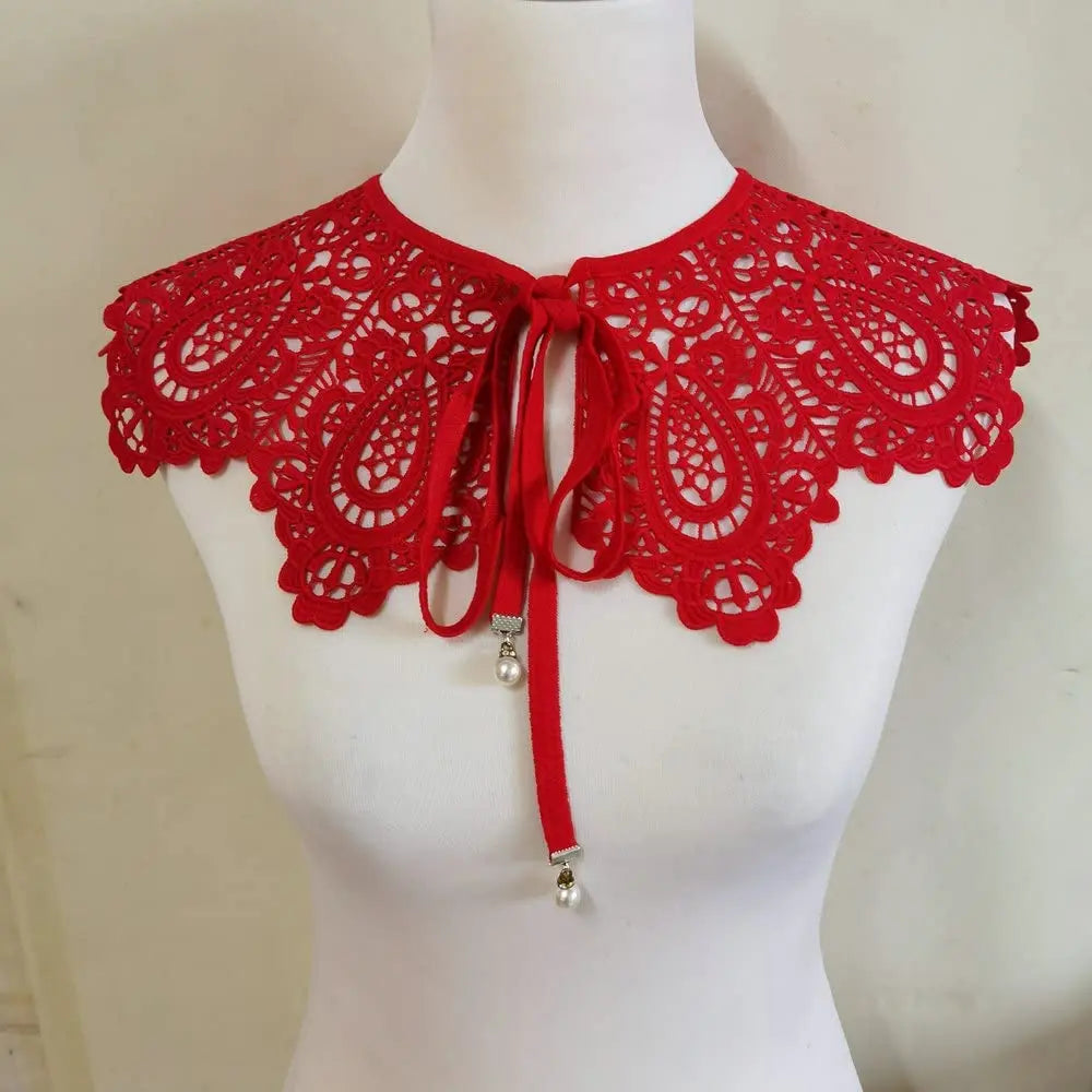 Embroidered lace collar