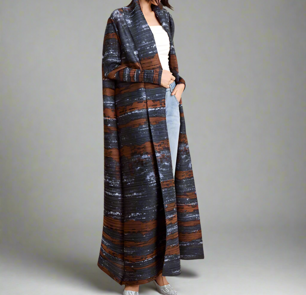 عباية مفتوحة مع تفاصيل تطريز