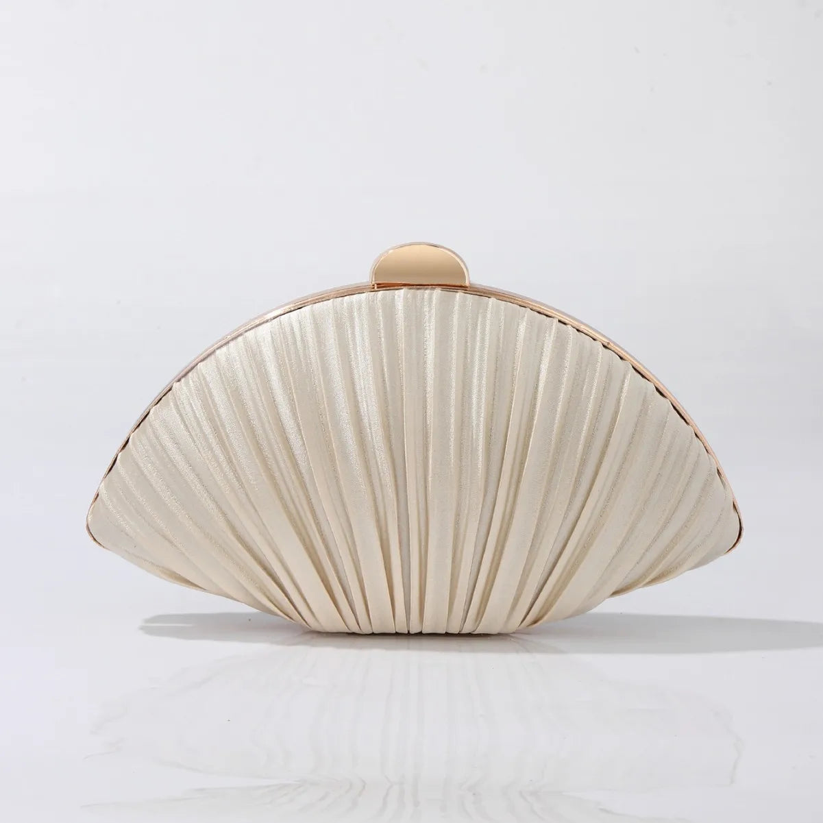 Shell-shaped metallic clutch