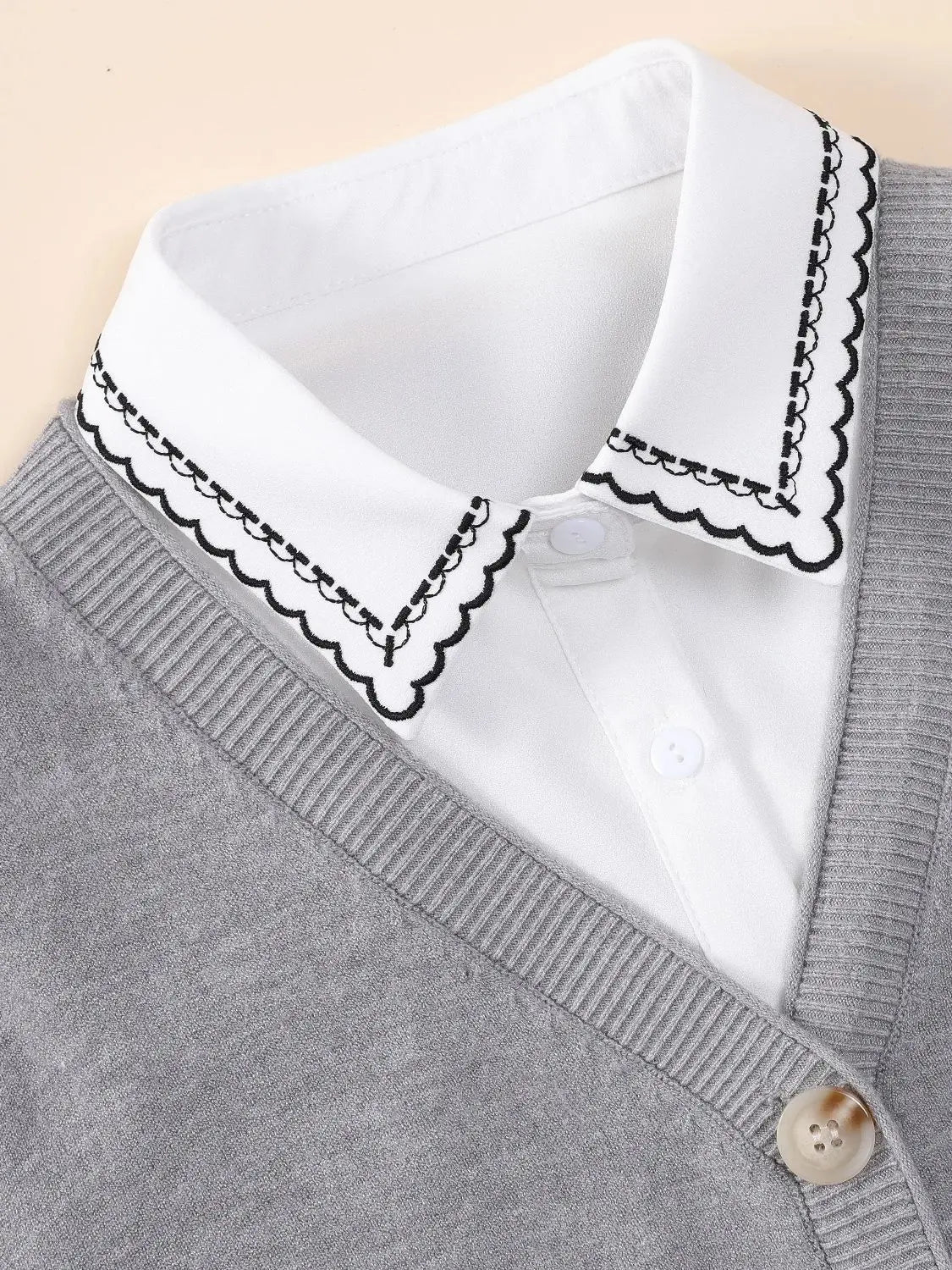 Decorative detachable collars