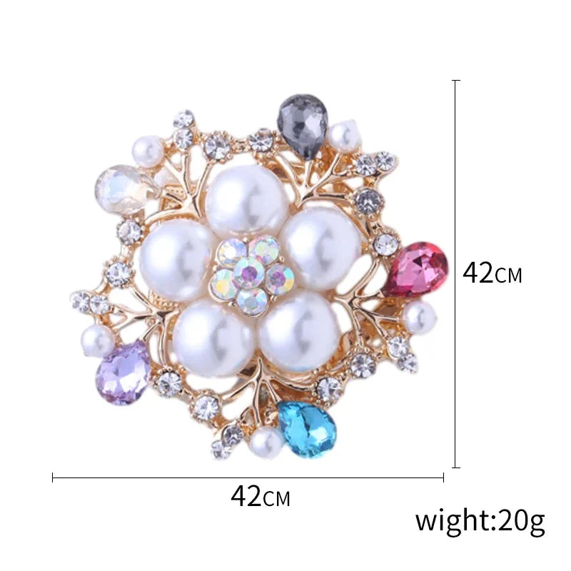 Stylish pearl brooches