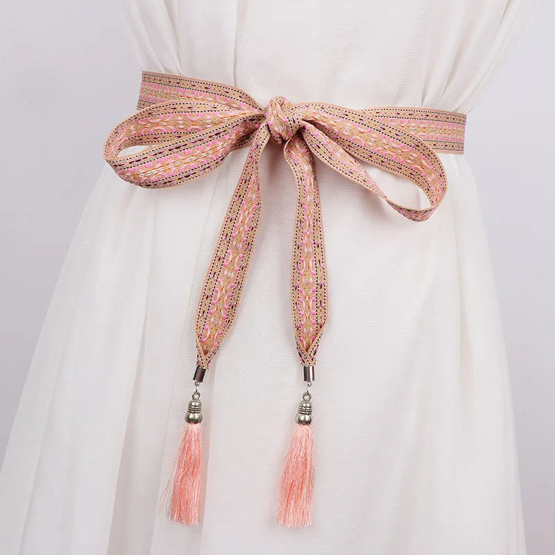Eye-catching tassel belt