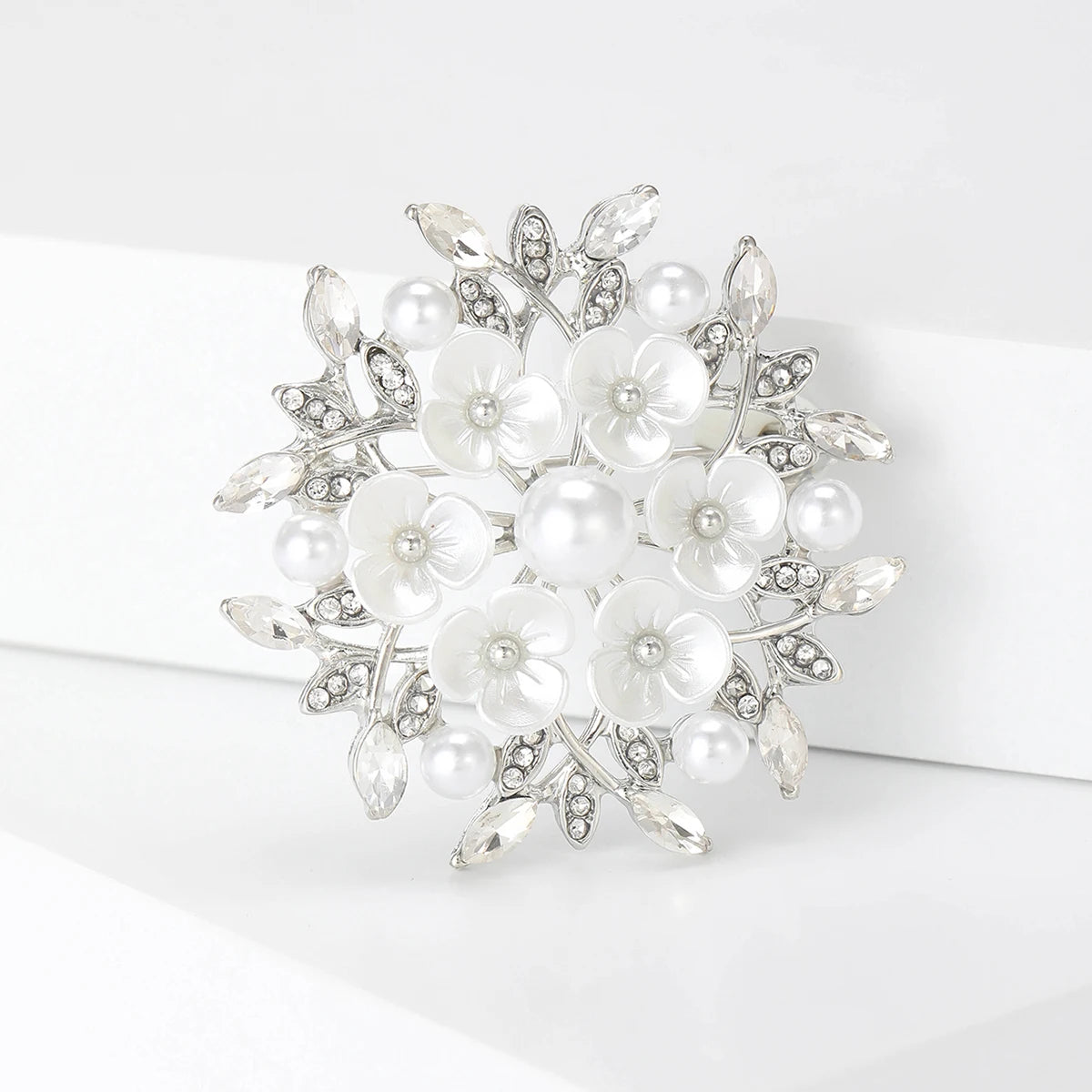 Pearl flower brooch