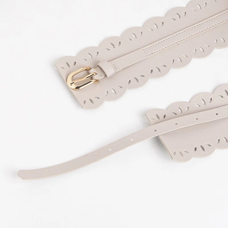 Wide lace-inspired belt