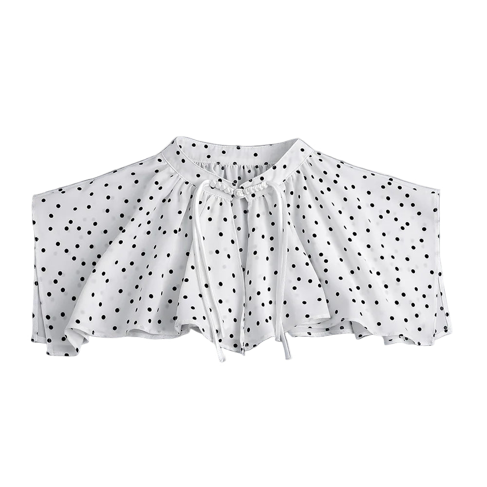 Classic polka dot collar
