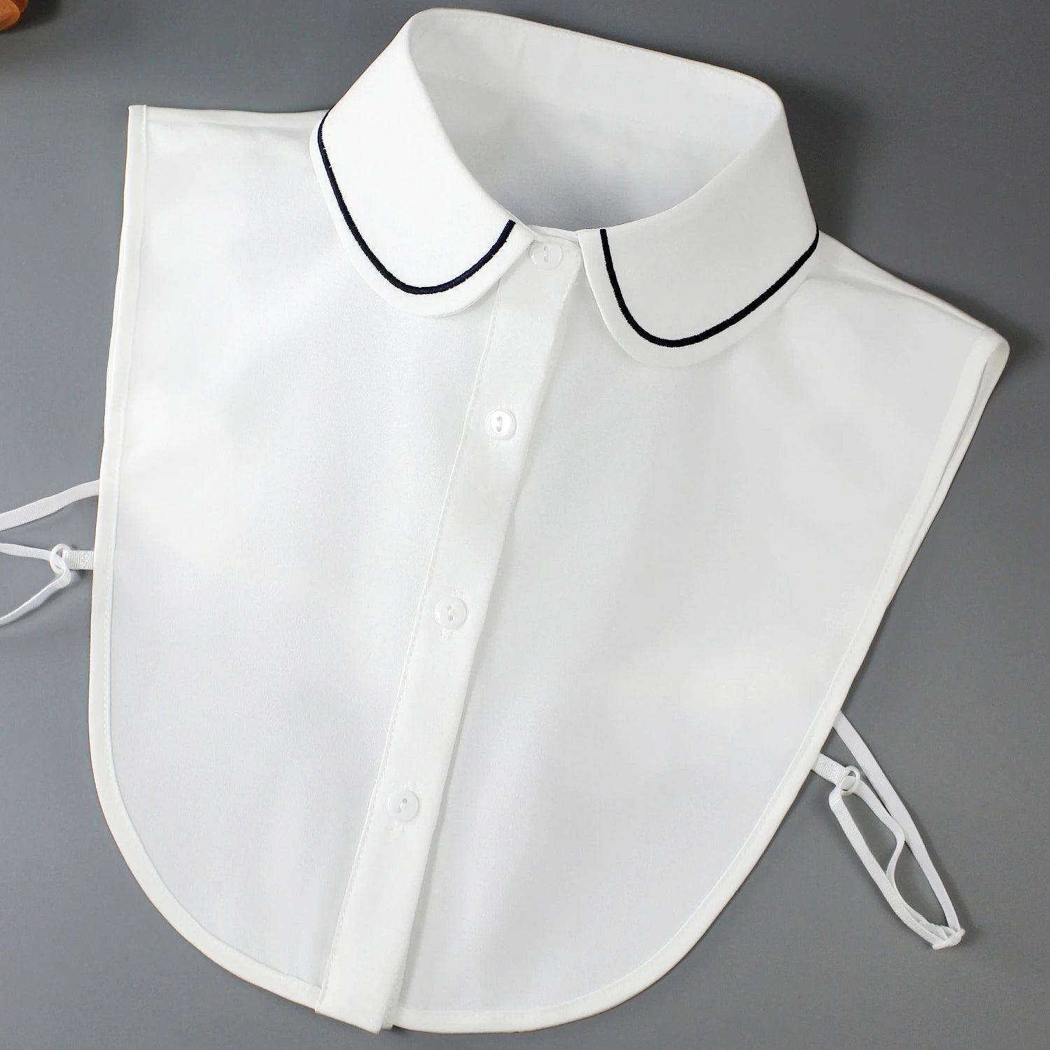 Decorative detachable collars