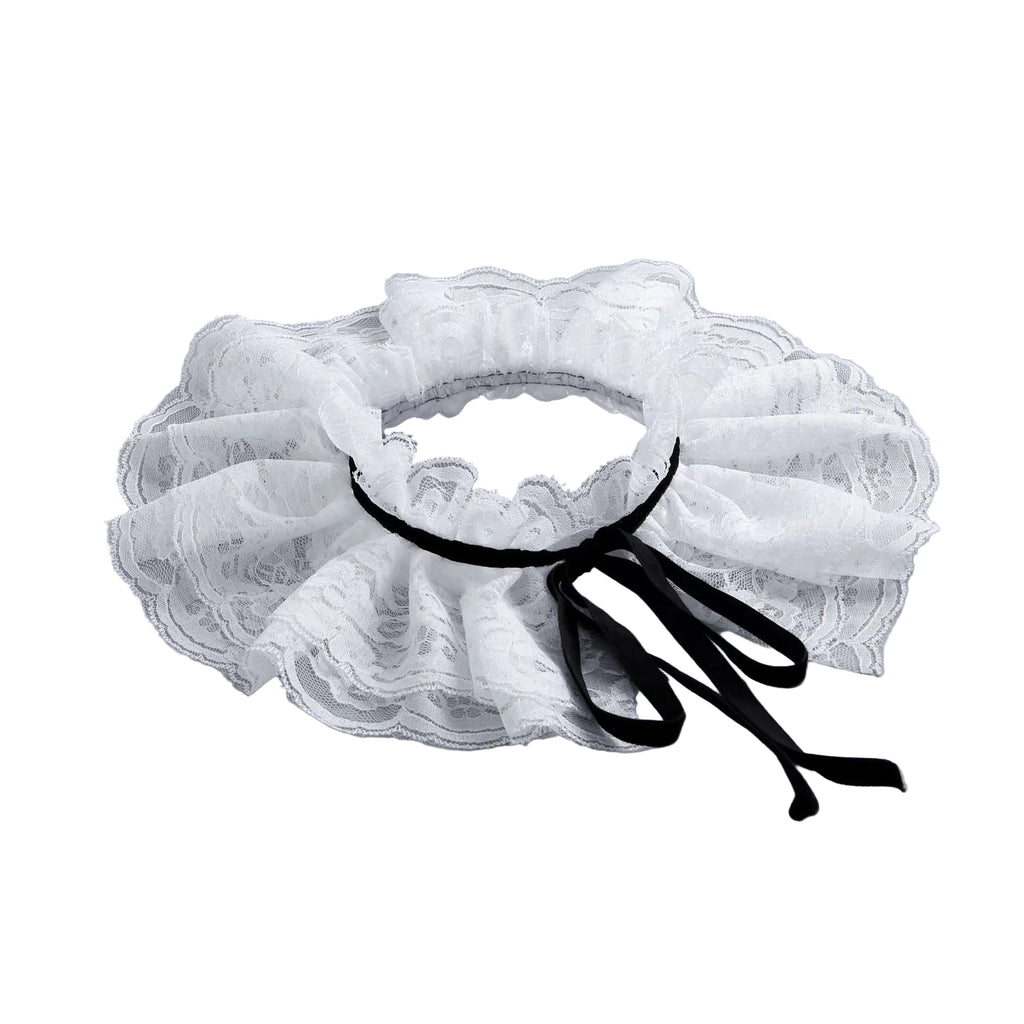 French-inspired detachable collar