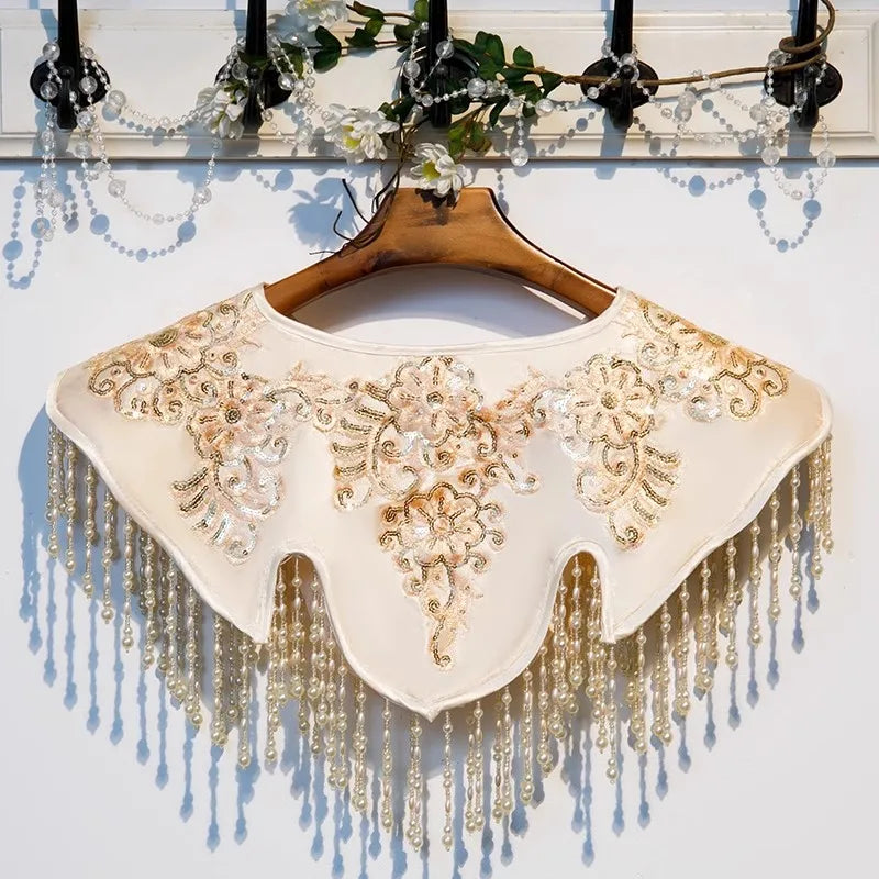 Elegant tassel collar