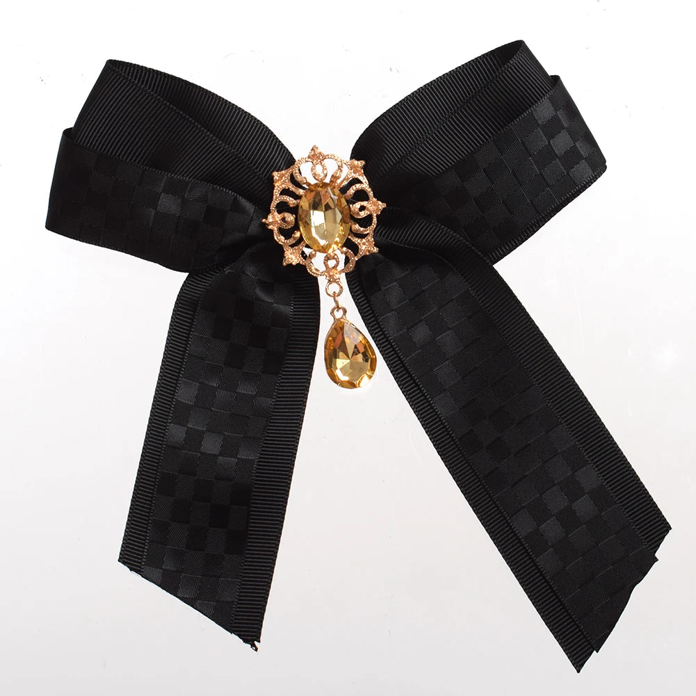 Detachable jabot collar