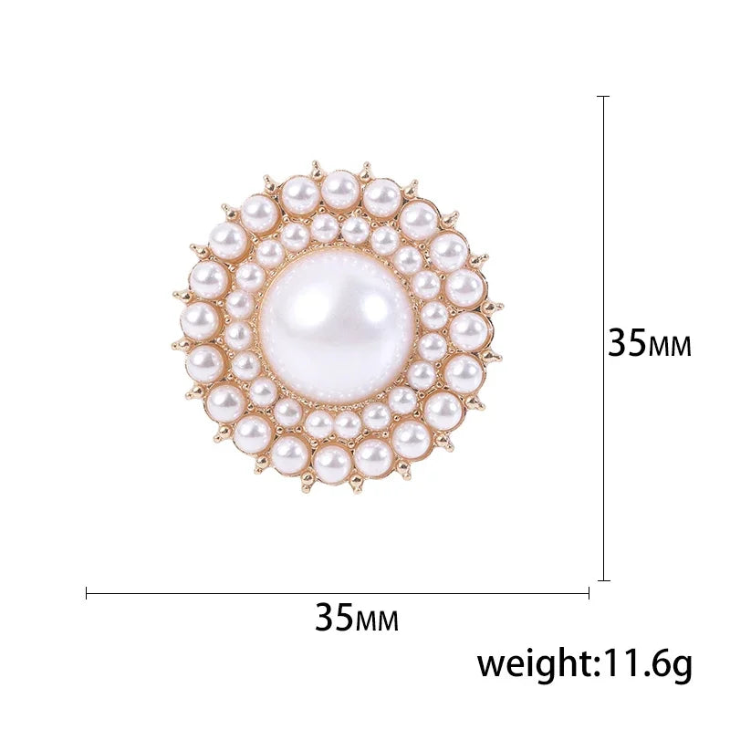 Stylish pearl brooches