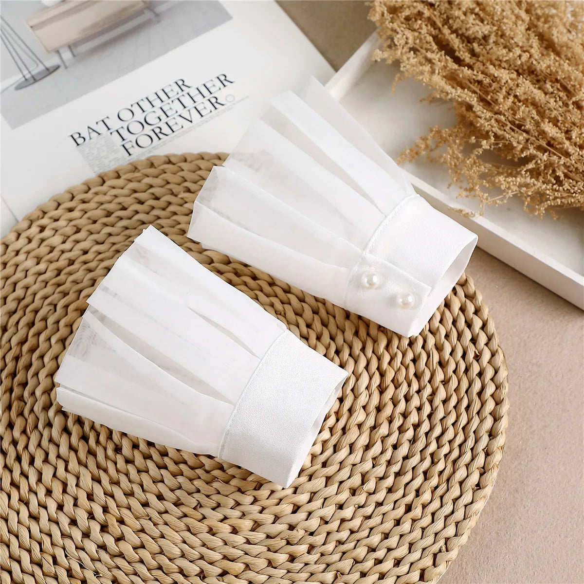 Elegant detachable sleeves