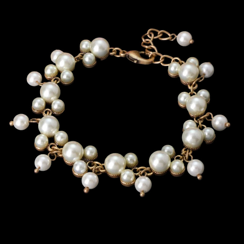 Elegant pearl jewelry – Necklace, bracelet & earrings