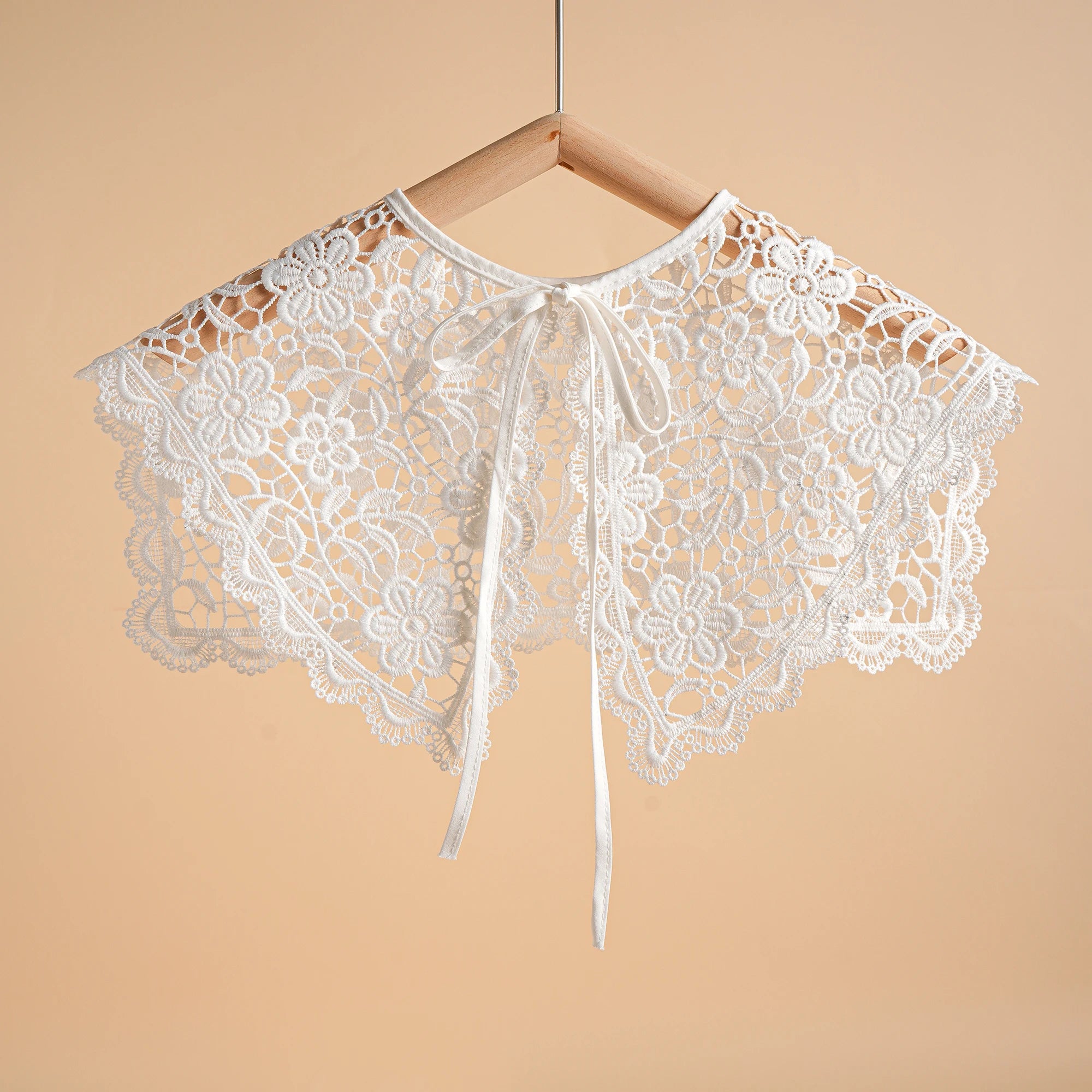 Embroidered floral detachable collar