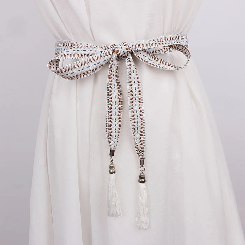 Eye-catching tassel belt