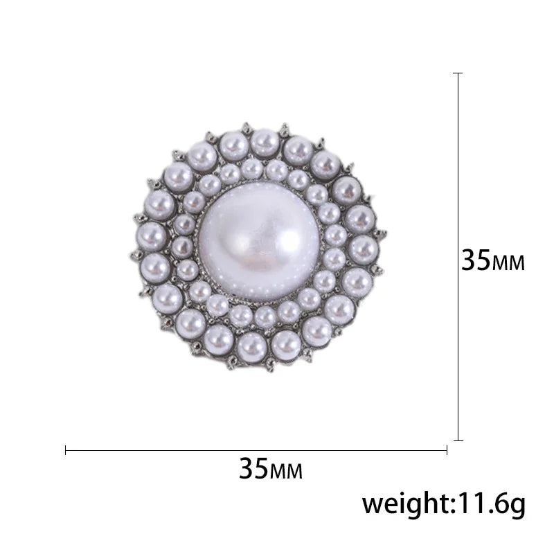 Stylish pearl brooches