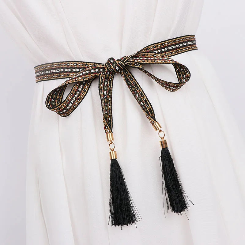 Eye-catching tassel belt