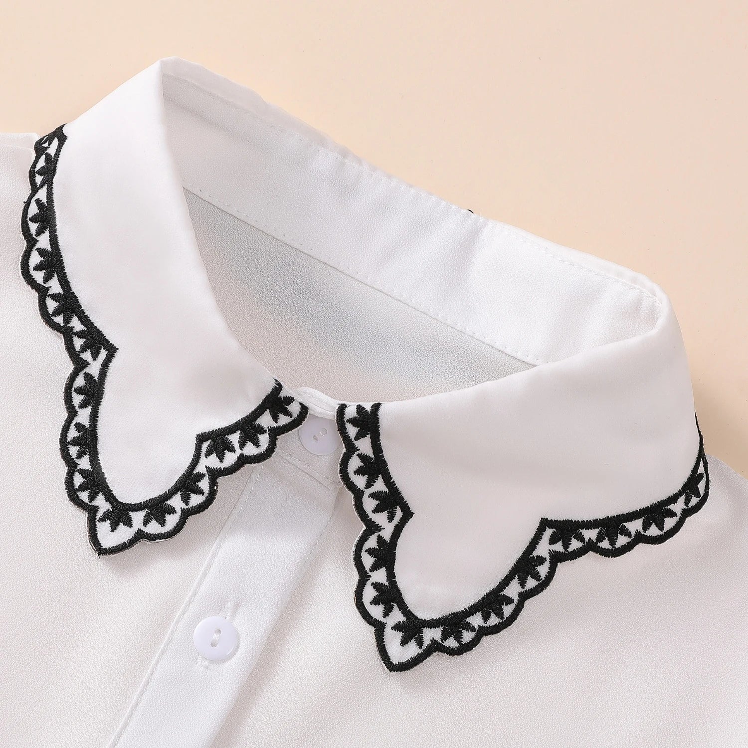 Decorative detachable collars