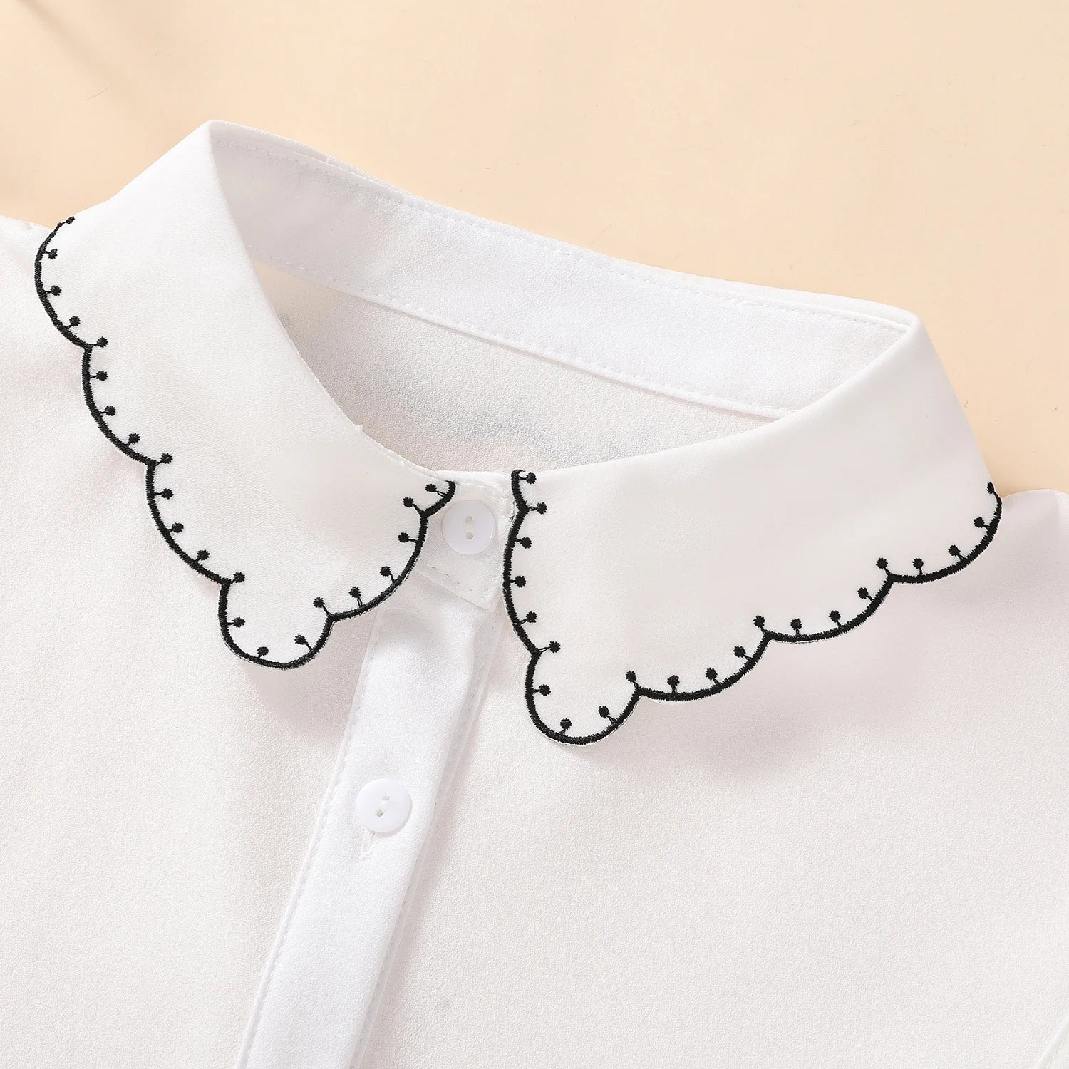 Decorative detachable collars