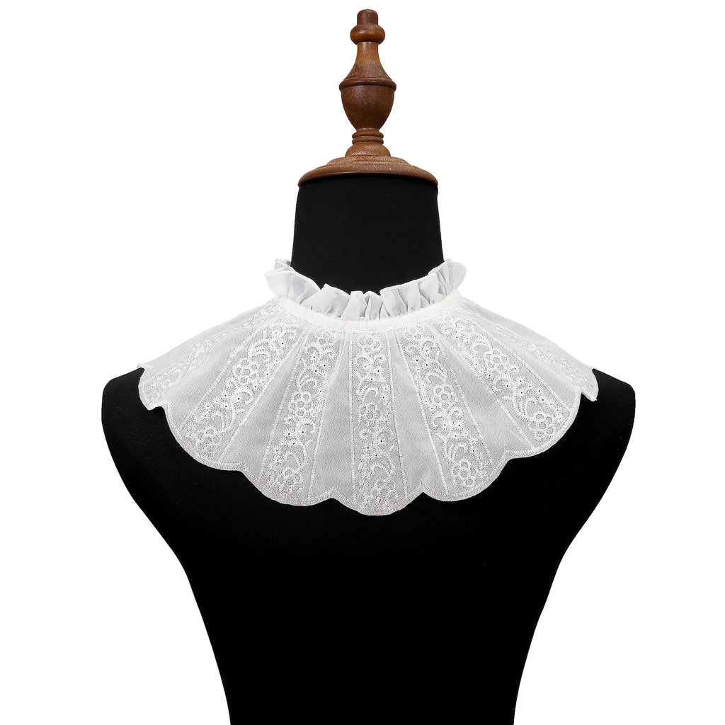 Embroidered detachable collar