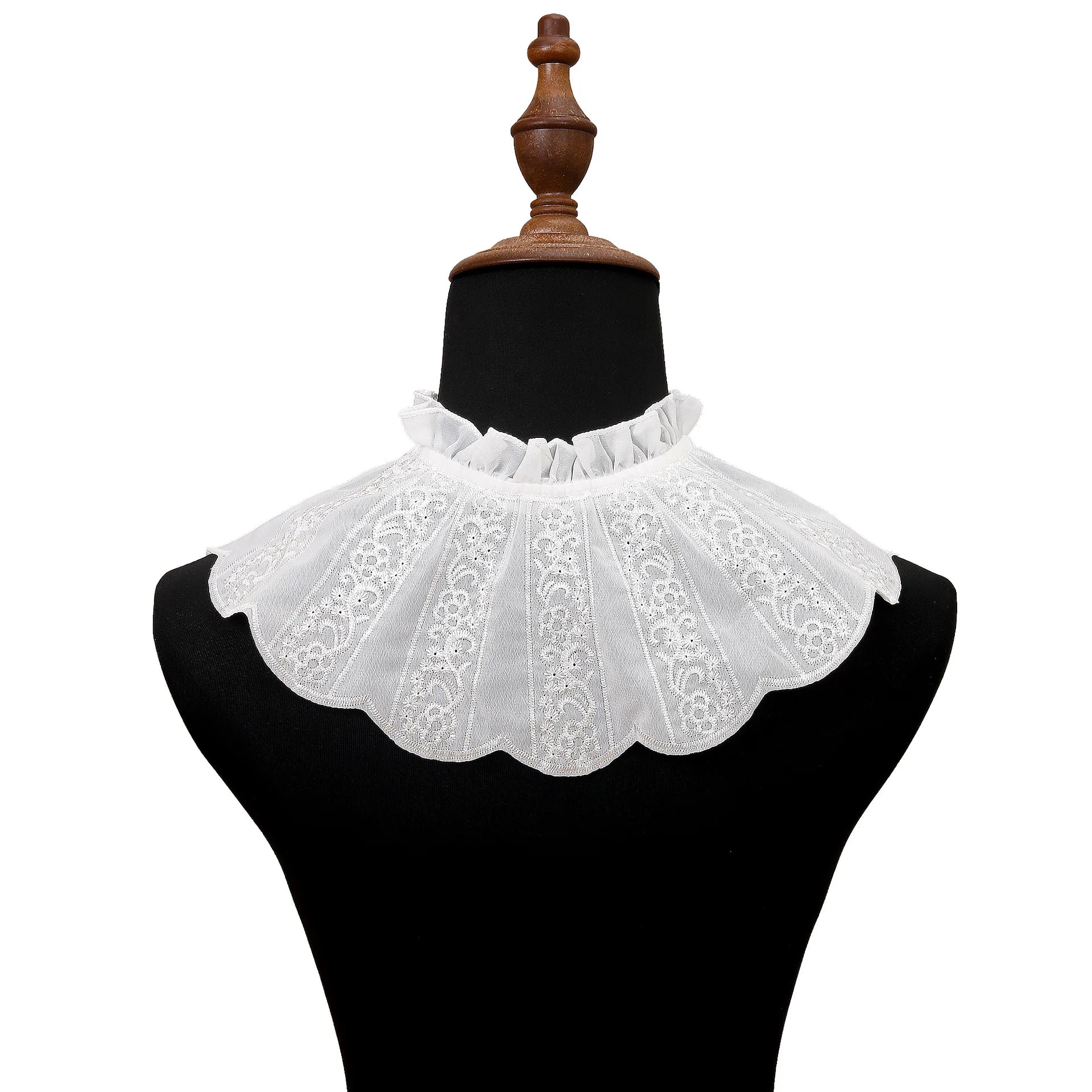 Embroidered detachable collar