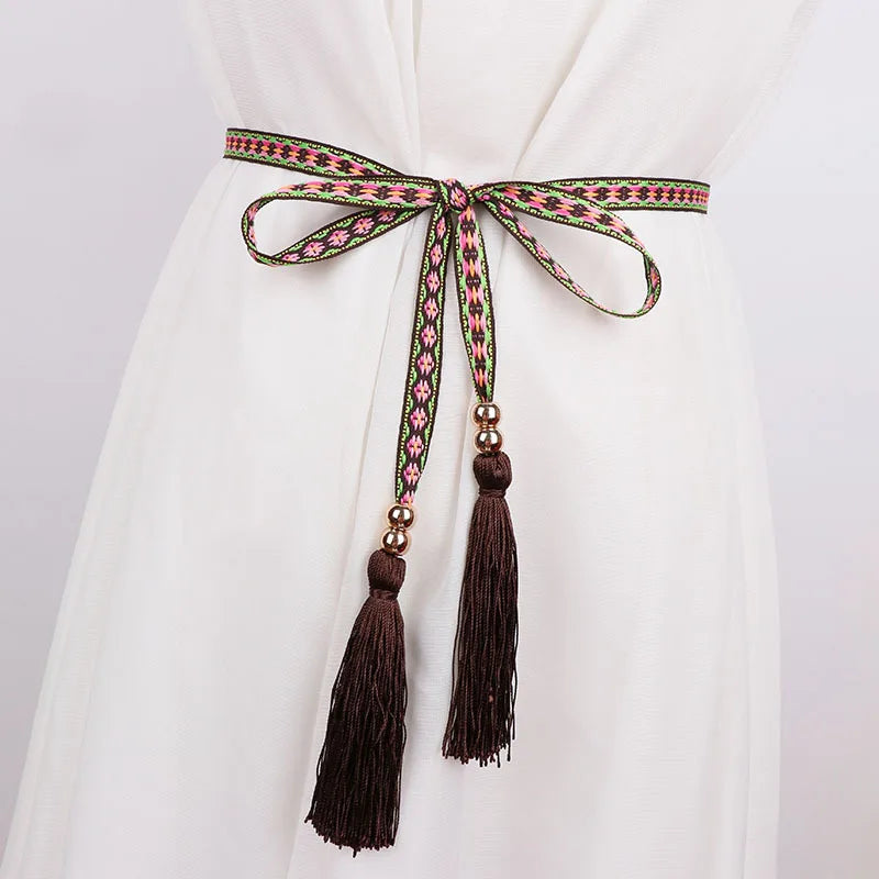 Eye-catching tassel belt