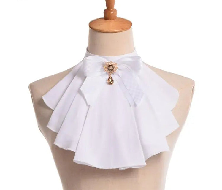 Elegant classic cravat collar