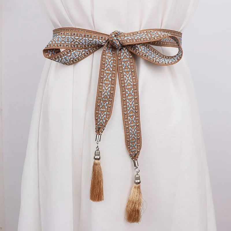 Eye-catching tassel belt