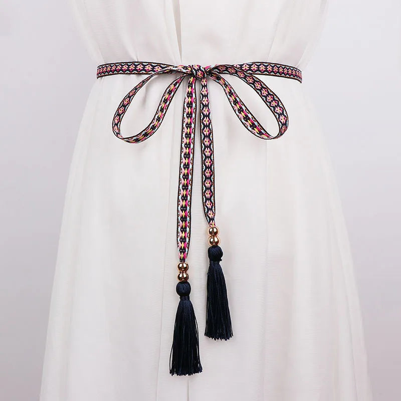 Eye-catching tassel belt