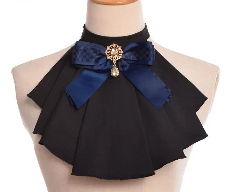 Elegant classic cravat collar