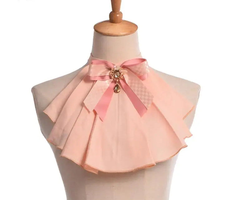 Elegant classic cravat collar