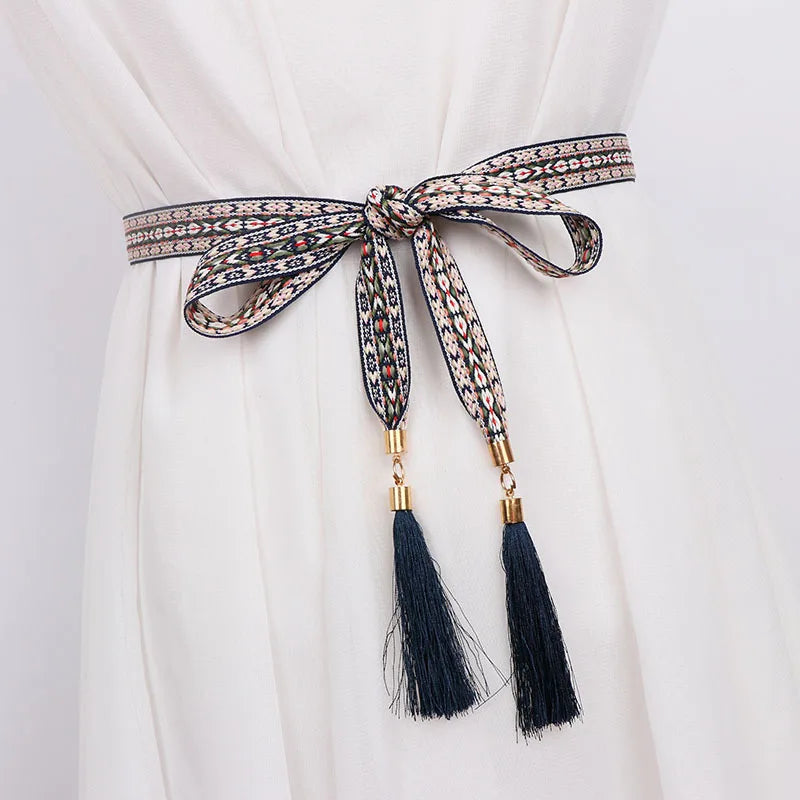 Eye-catching tassel belt
