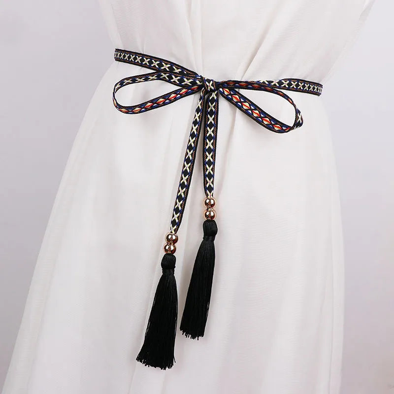 Eye-catching tassel belt