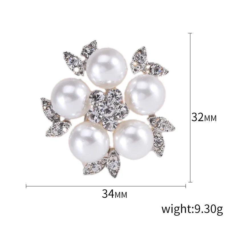 Stylish pearl brooches