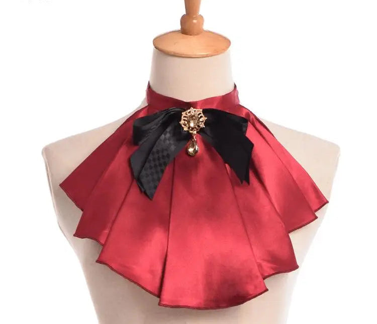Elegant classic cravat collar