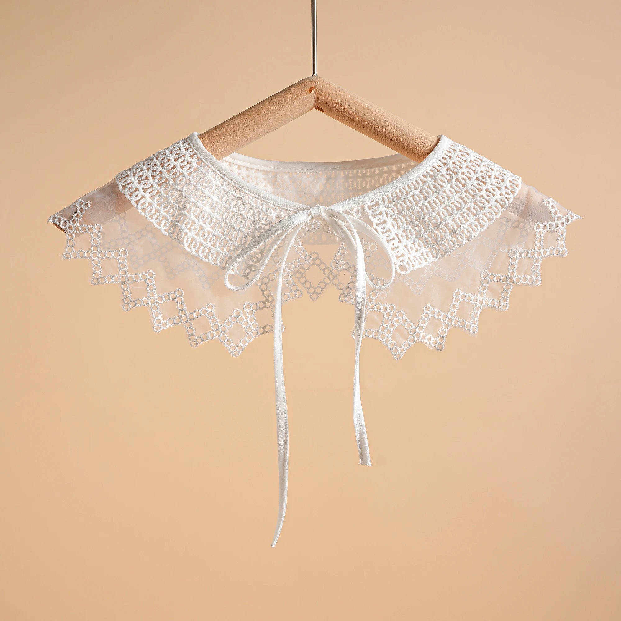 Embroidered floral detachable collar