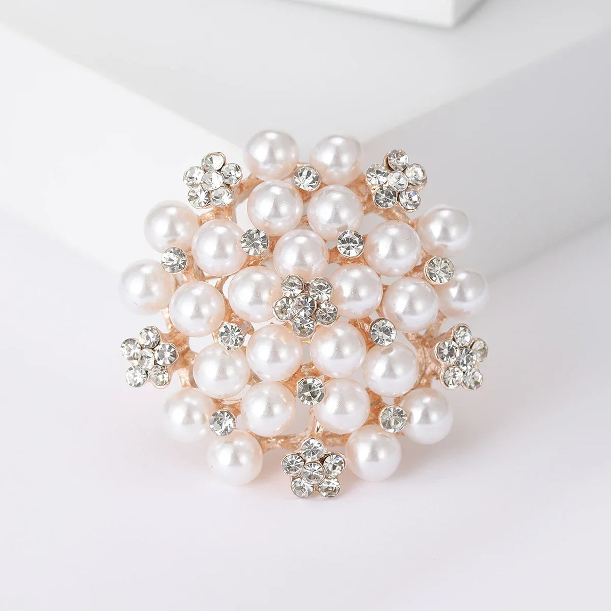 Stylish pearl brooches