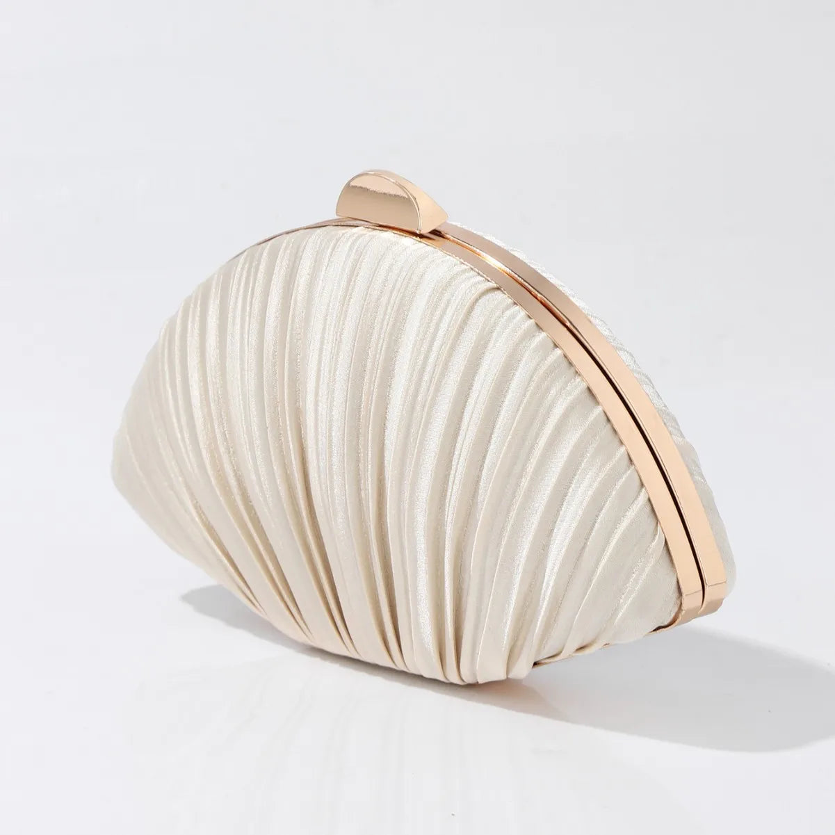 Shell-shaped metallic clutch