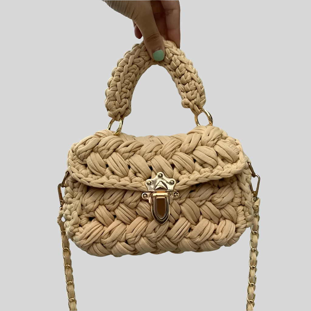 Chain flap shoulder bag