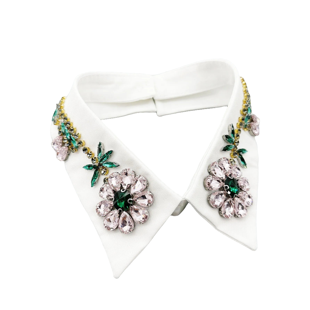 Decorative detachable collar