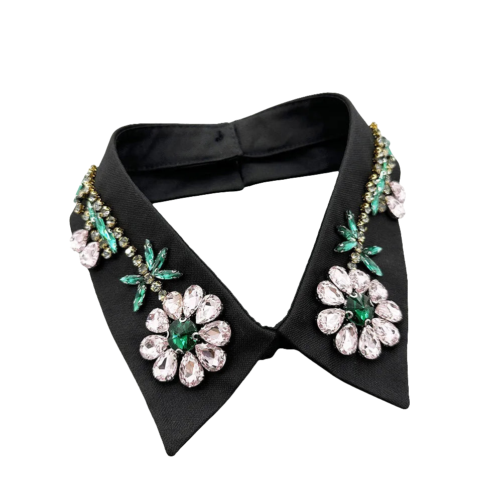 Decorative detachable collar