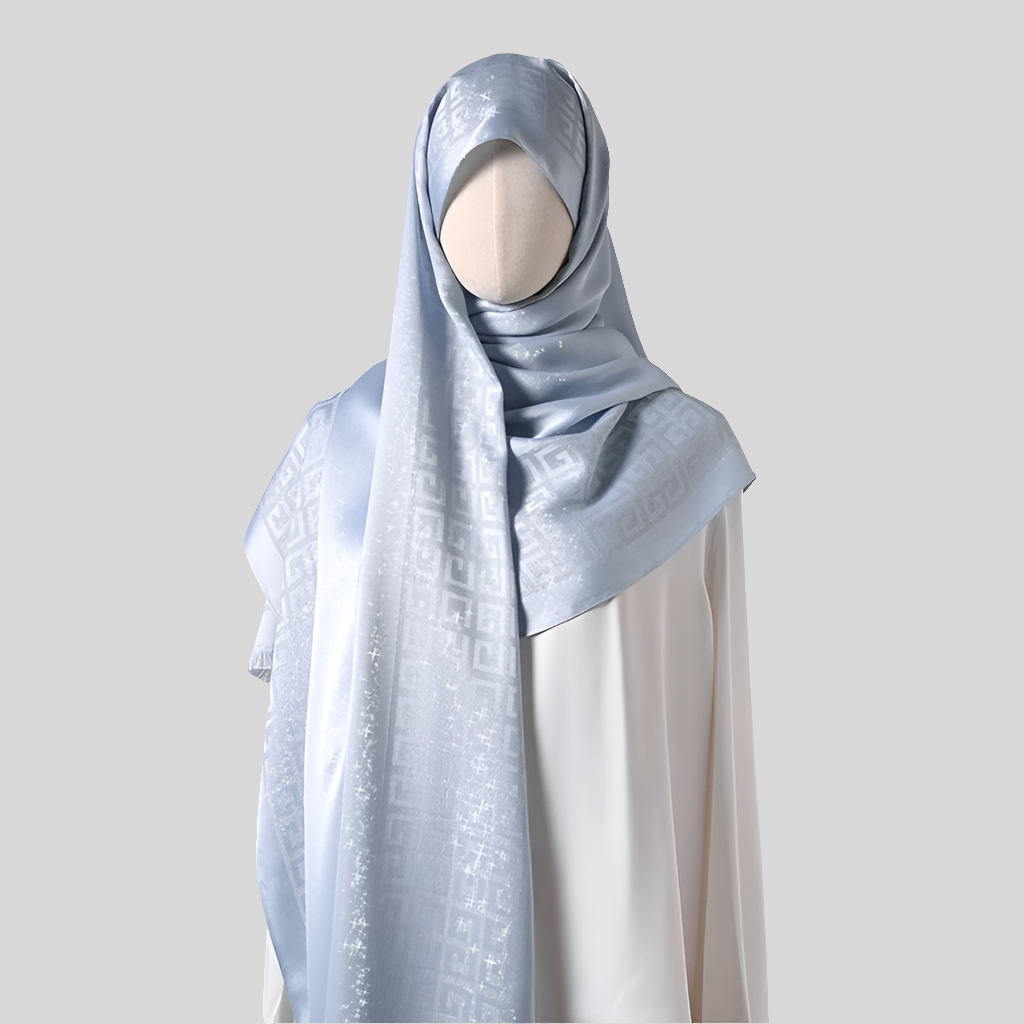 Elegant tatting shawl