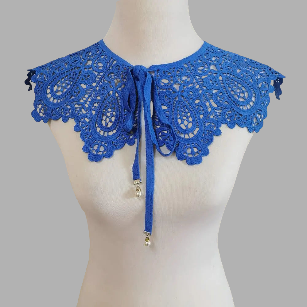 Embroidered lace collar