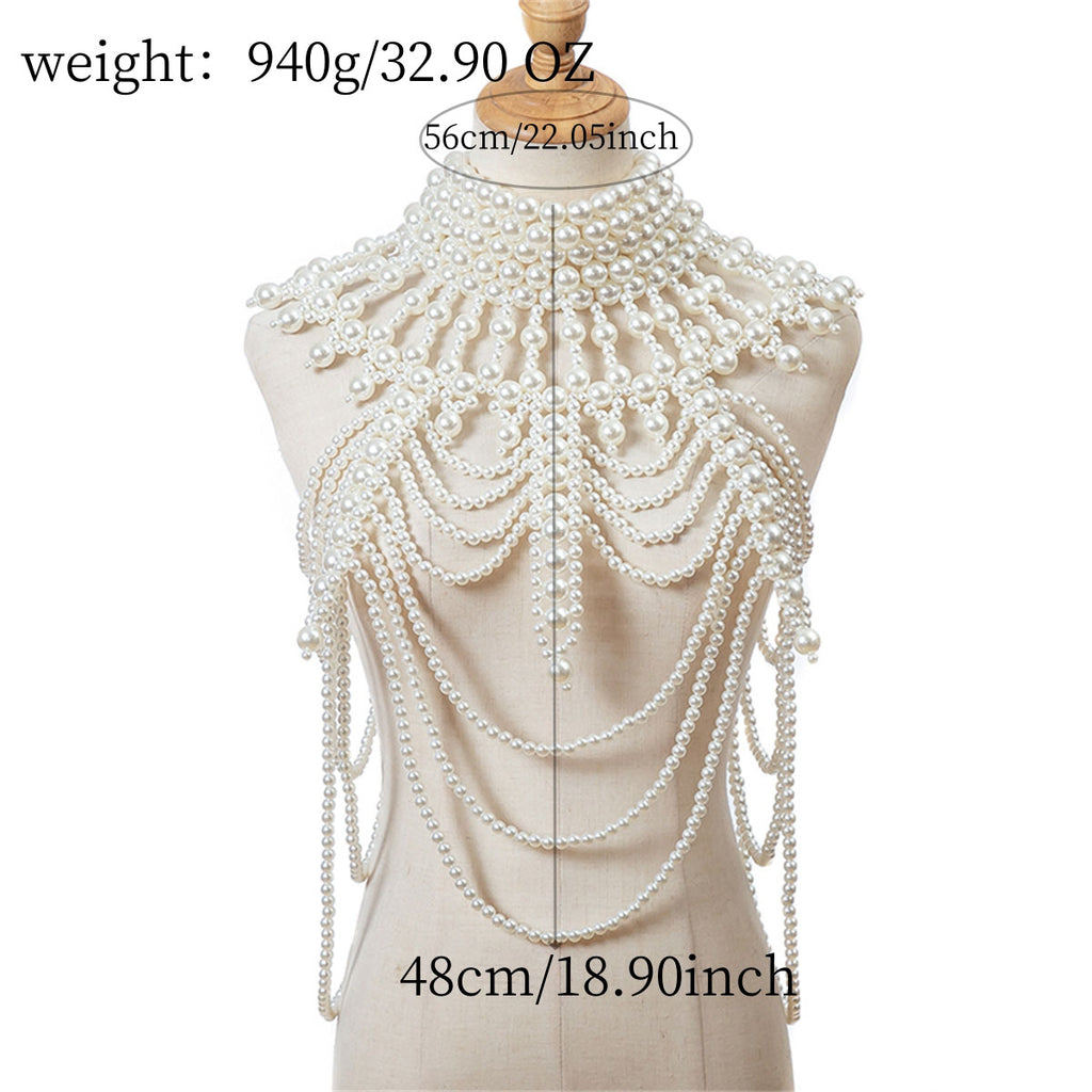 Dramatic pearl collar